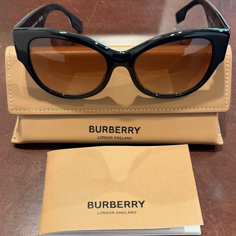 New Women’s Burberry Sunglasses
